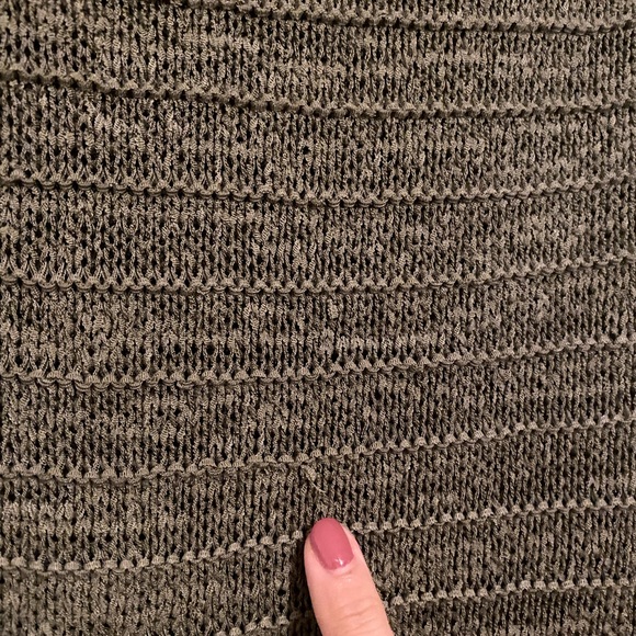 Guess Woman’s army green top - Picture 5 of 5